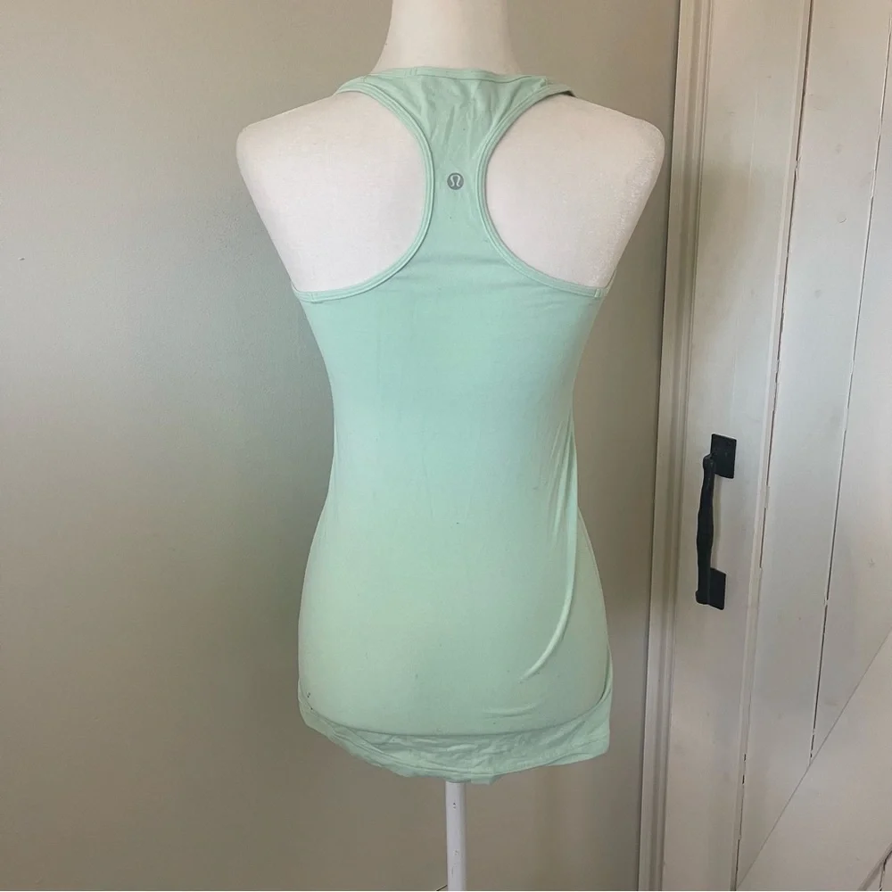 lululemon athletica reposhing this